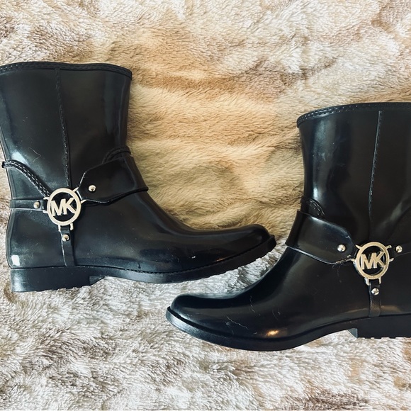 Michael Kors Glossy Black Ankle Rain Boots - Picture 1 of 3